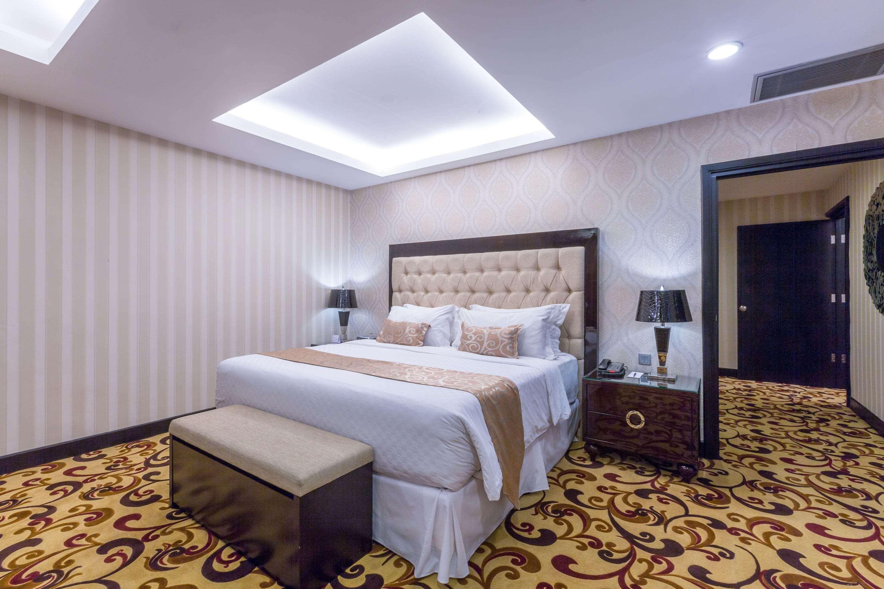 Wyndham Surabaya Hotel Buitenkant foto