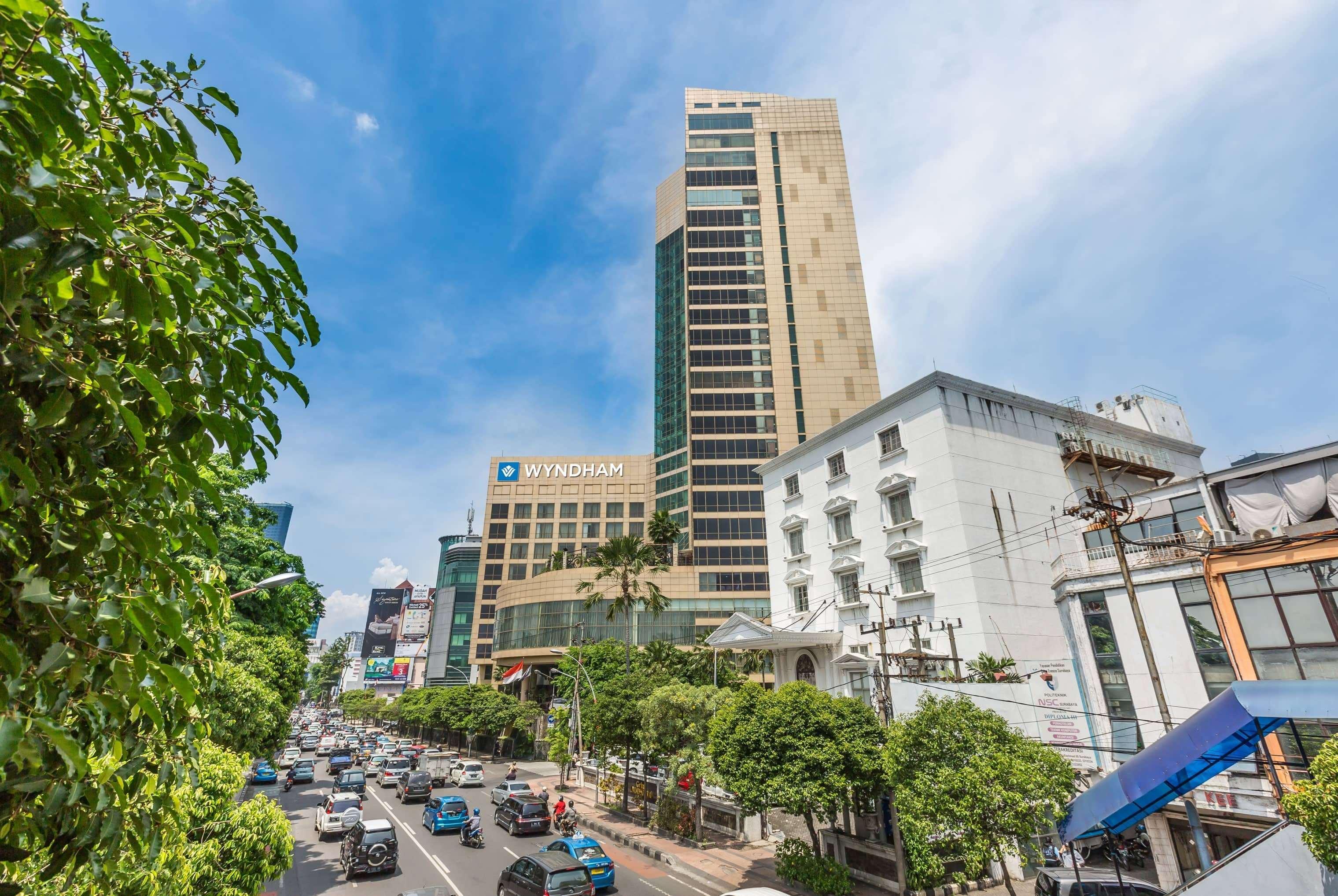Wyndham Surabaya Hotel Buitenkant foto