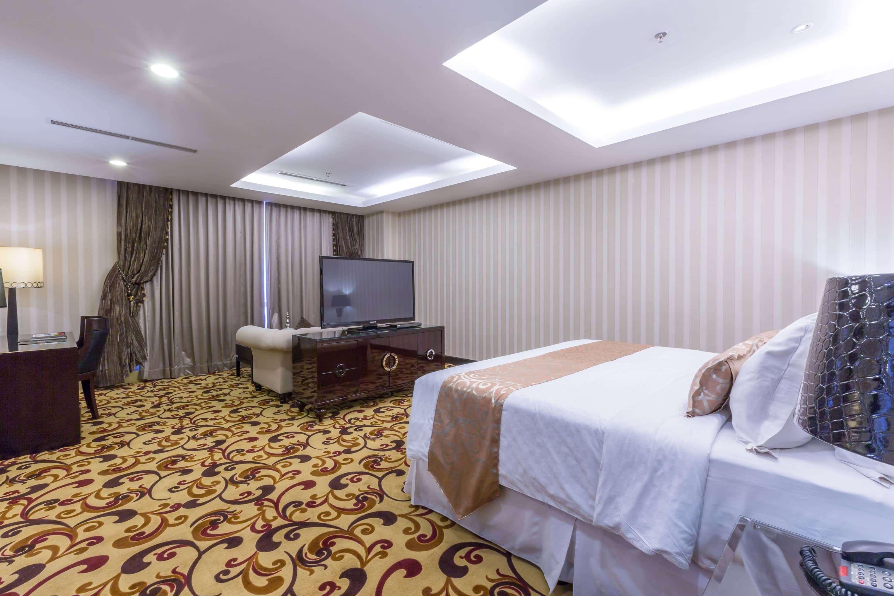 Wyndham Surabaya Hotel Buitenkant foto