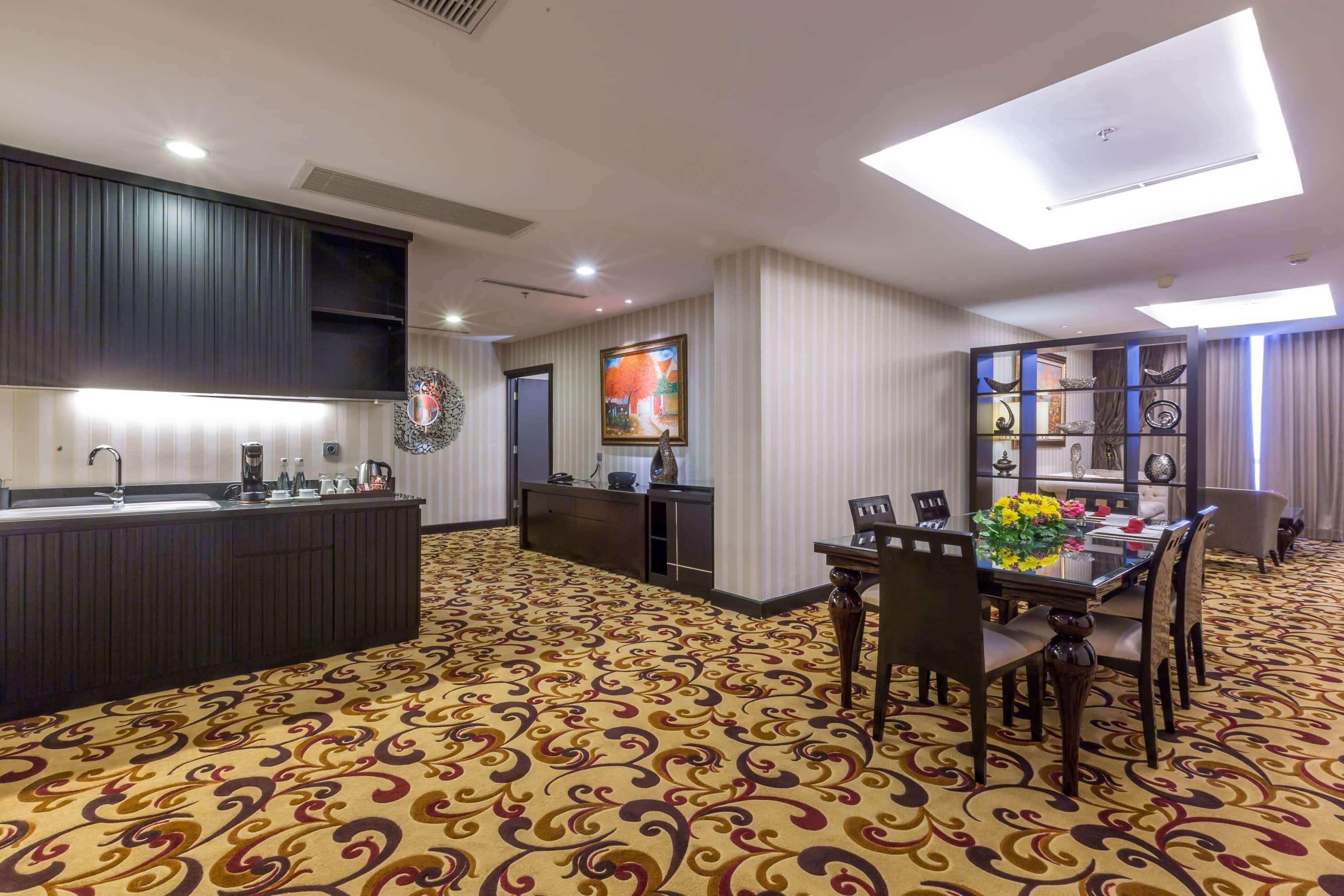 Wyndham Surabaya Hotel Buitenkant foto