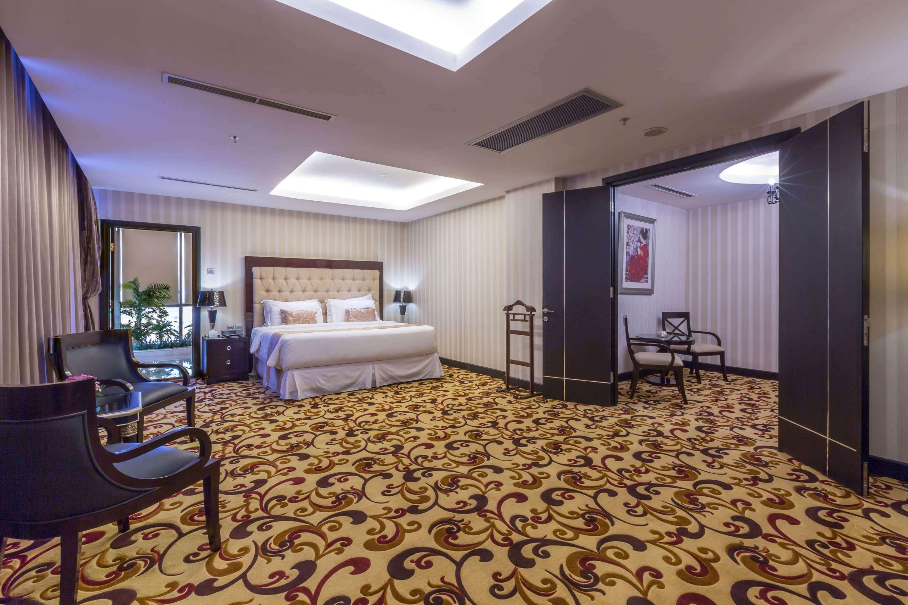 Wyndham Surabaya Hotel Buitenkant foto