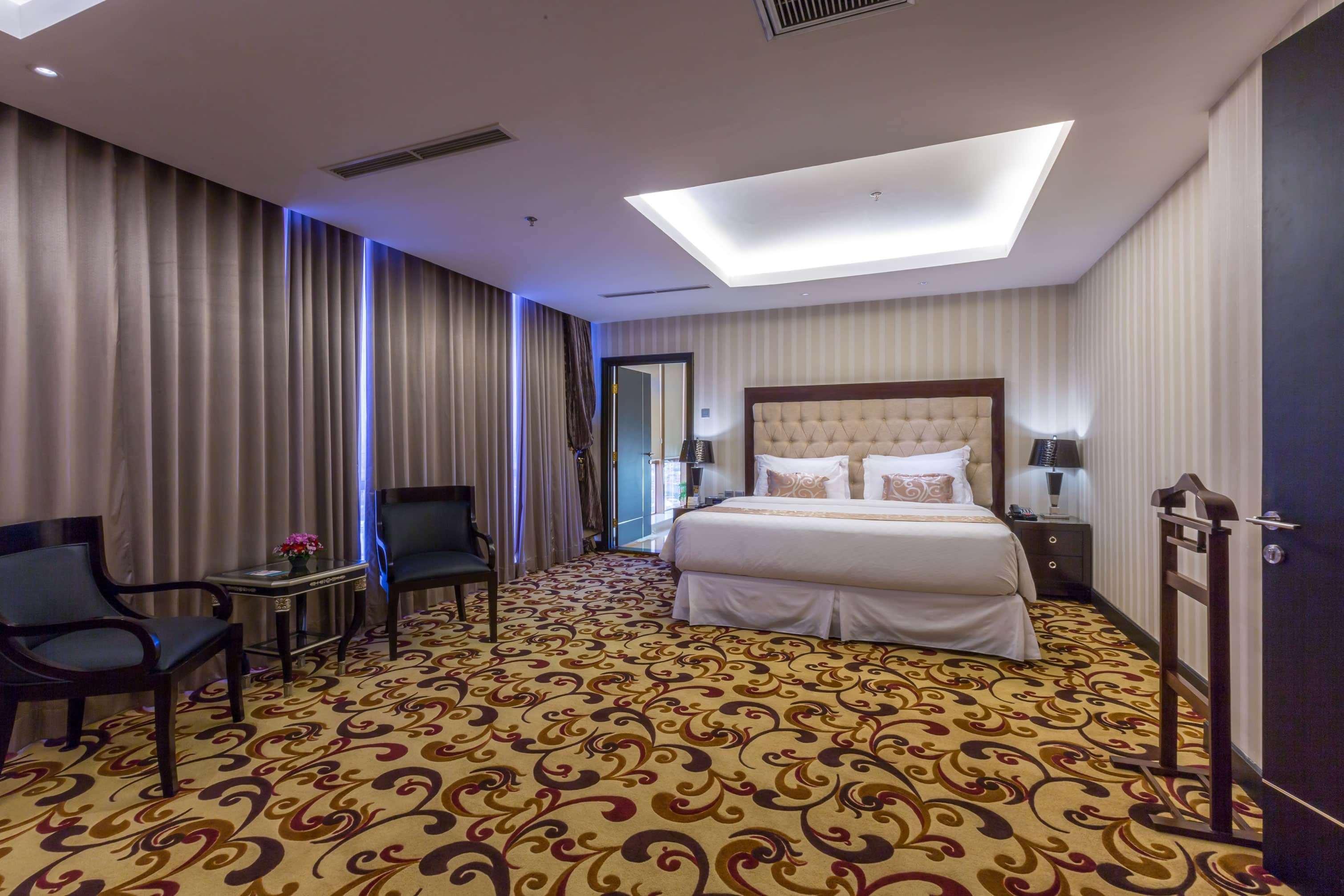 Wyndham Surabaya Hotel Buitenkant foto