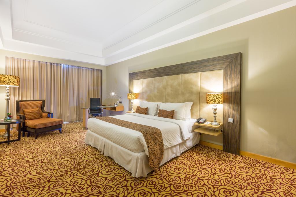 Wyndham Surabaya Hotel Buitenkant foto