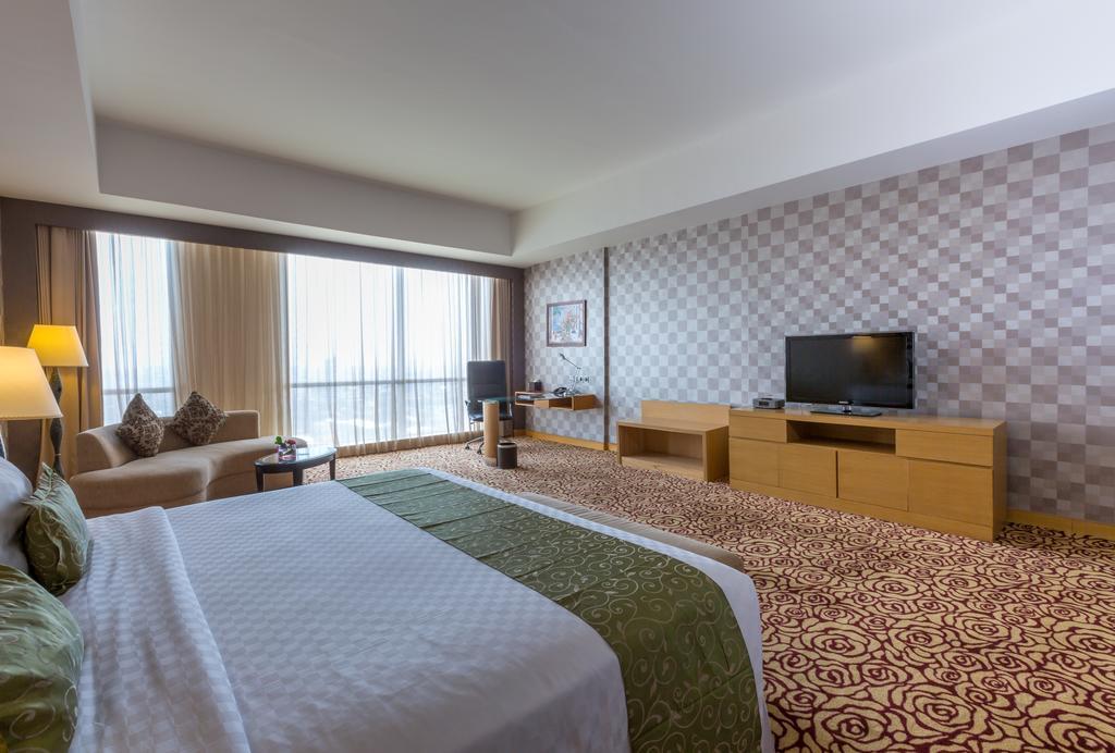 Wyndham Surabaya Hotel Buitenkant foto